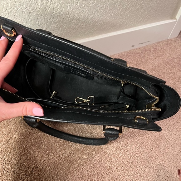 Michael Kors purse. Used once or twice - Picture 2 of 5
